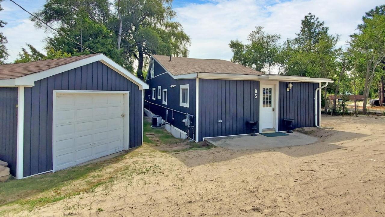 Main Beach River Retreat - Wasaga Beach 1 - Main Strip - 95 Mosley St Luaran gambar