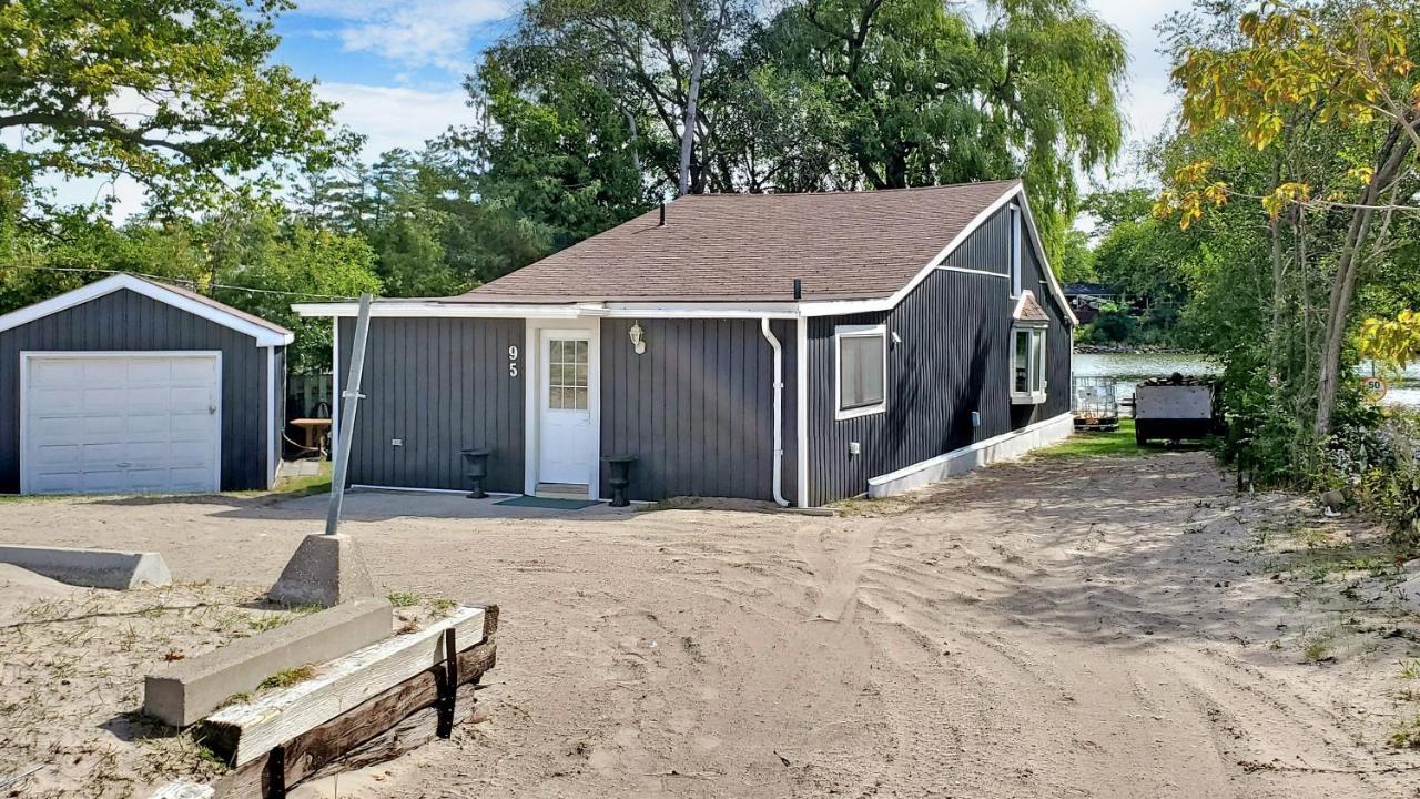 Main Beach River Retreat - Wasaga Beach 1 - Main Strip - 95 Mosley St Luaran gambar