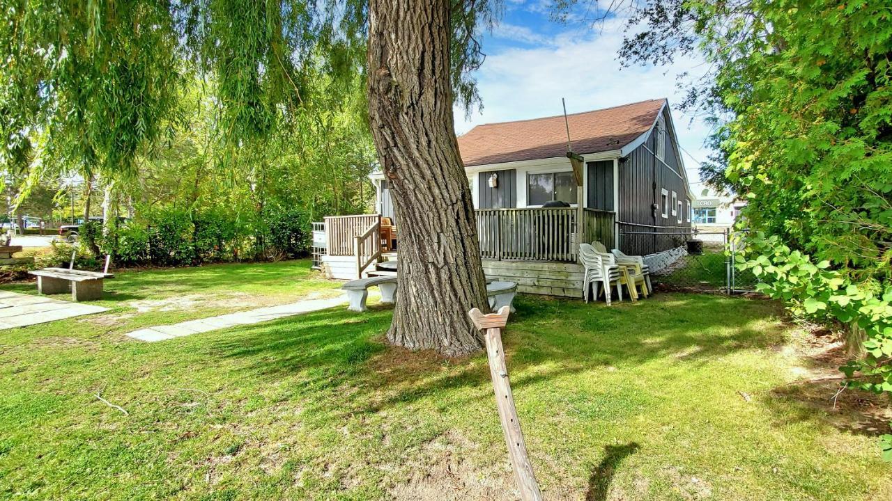 Main Beach River Retreat - Wasaga Beach 1 - Main Strip - 95 Mosley St Luaran gambar