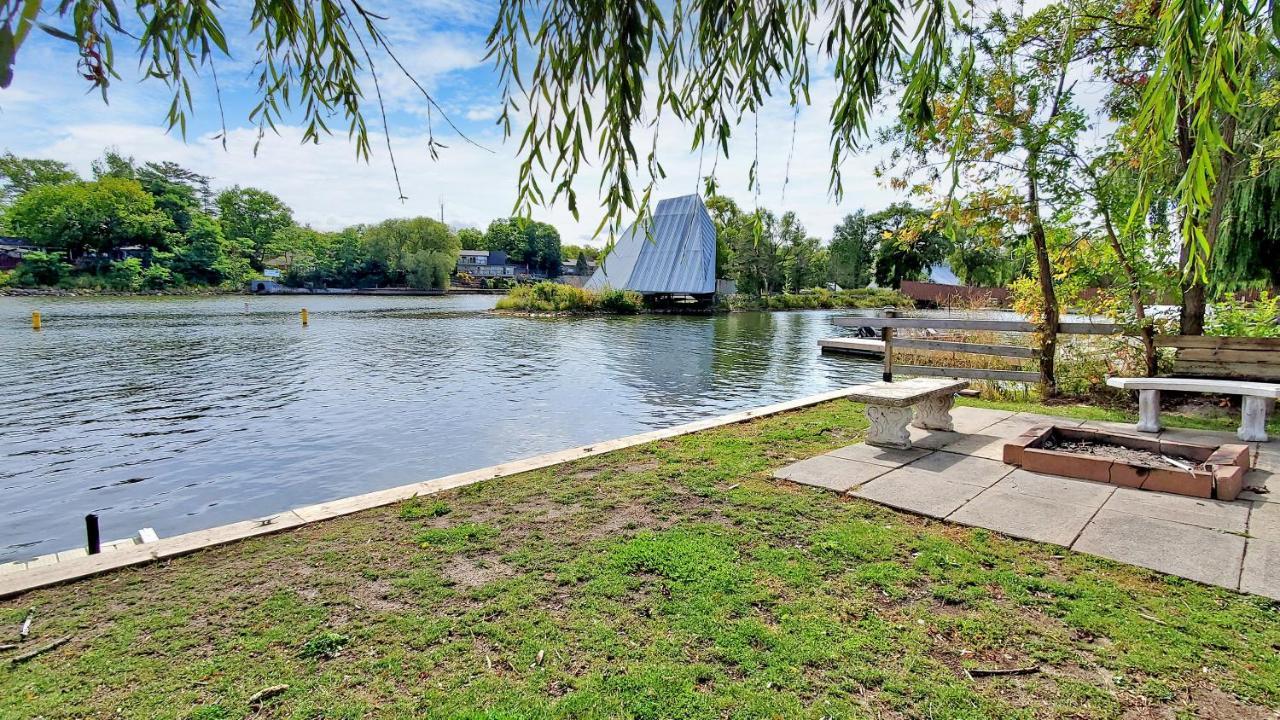 Main Beach River Retreat - Wasaga Beach 1 - Main Strip - 95 Mosley St Luaran gambar